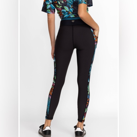 Johnny Was NWT Bee Active Women’s Leggings with Pockets Size XL in Color Pao - Picture 2 of 13